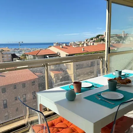 Beautiful 2-bedroom - Sea And View