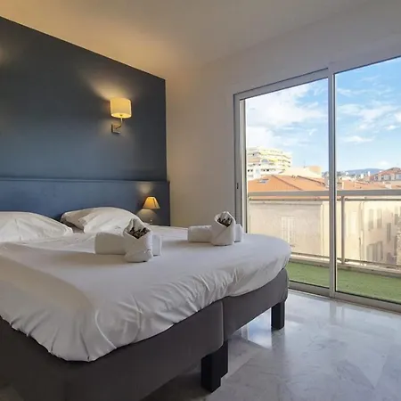 Beautiful 2-bedroom - Sea And View *