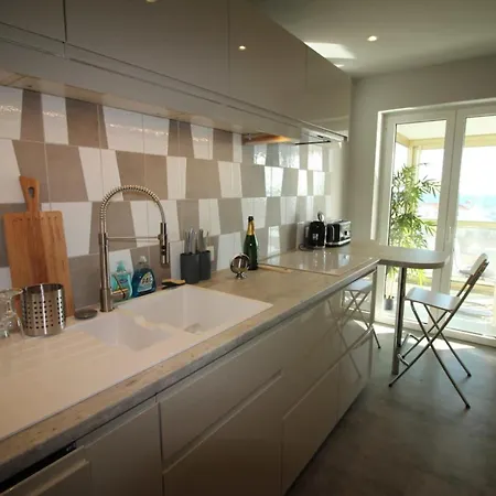 Lejlighed Beautiful 2-bedroom - Sea And View